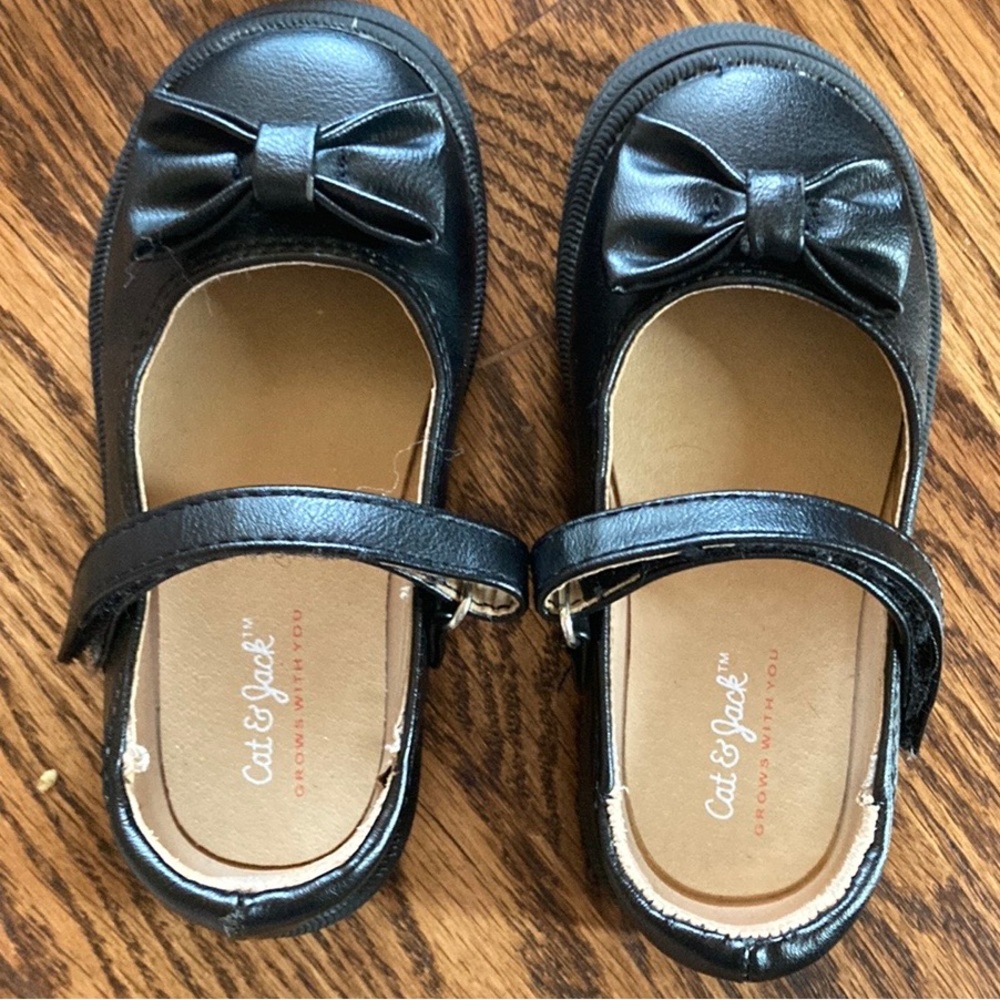 Cat and Jack shoes, toddler sz 7